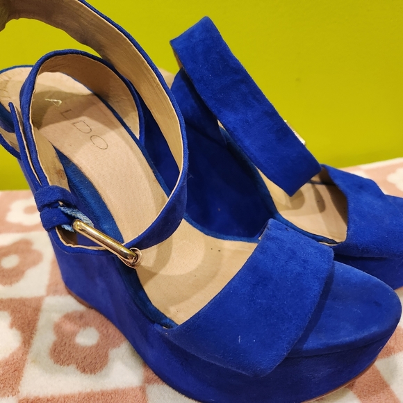 Aldo Suede Wedge Heels - Picture 4 of 4